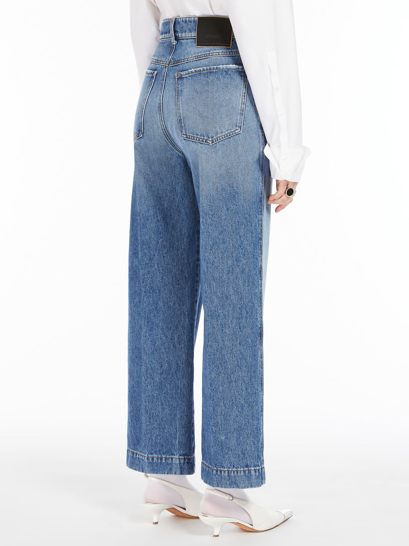 High-waisted cropped denim