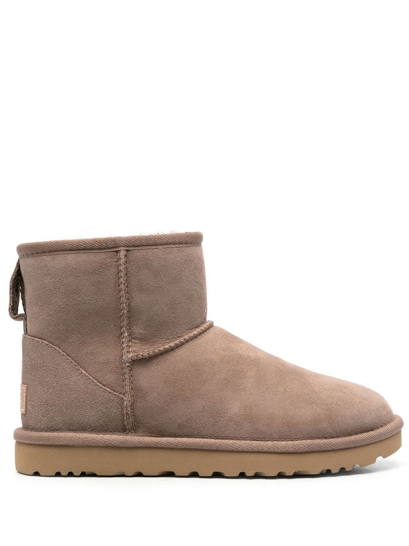 UGG Classic mini boot