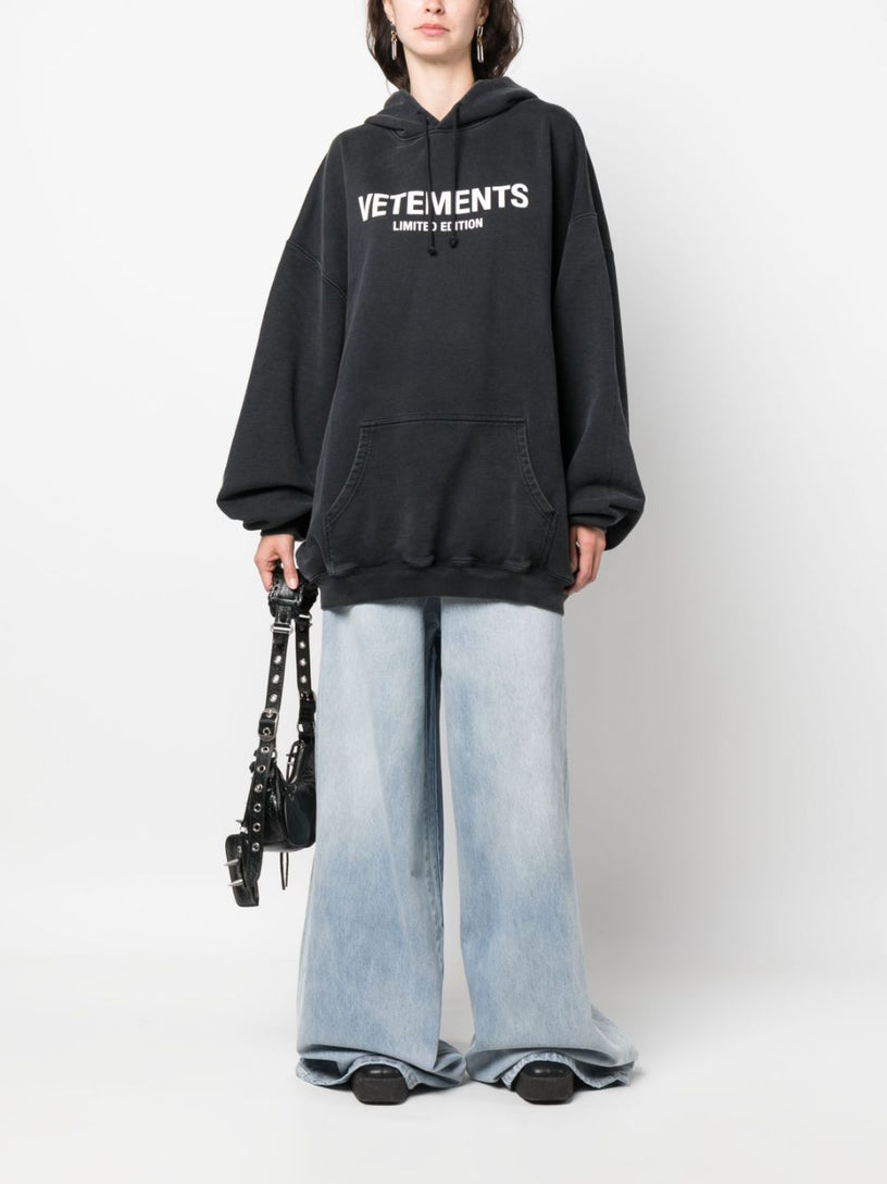 VETEMENTS Limited edition logo hoodie