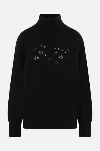 Generous turtleneck jumper