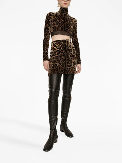 Chenille turtle-neck top with jacquard leopard design