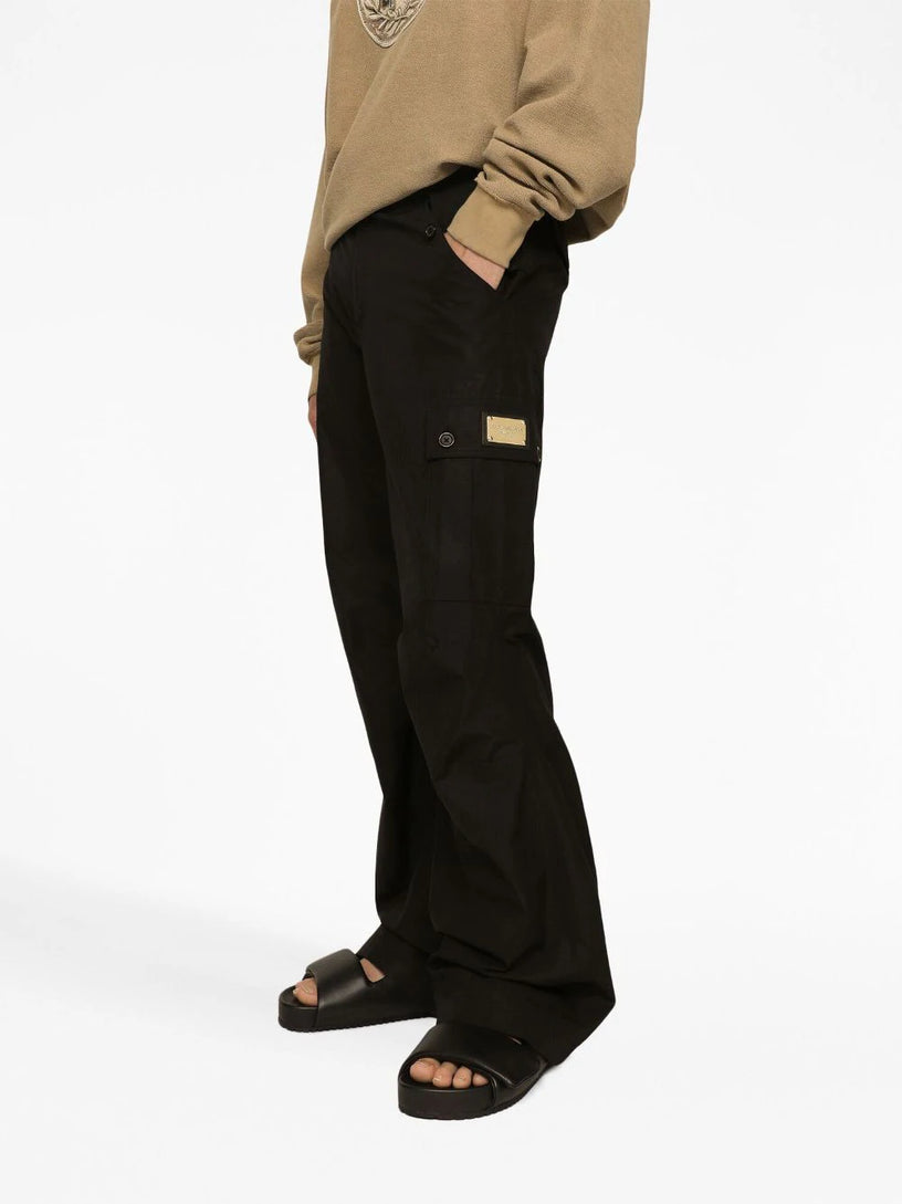 Cargo pants with brand plate