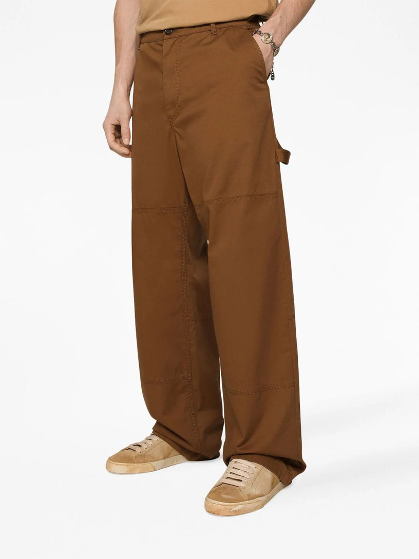 Worker pants with brand plate