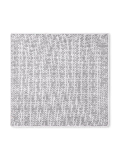 4G motif square blanket