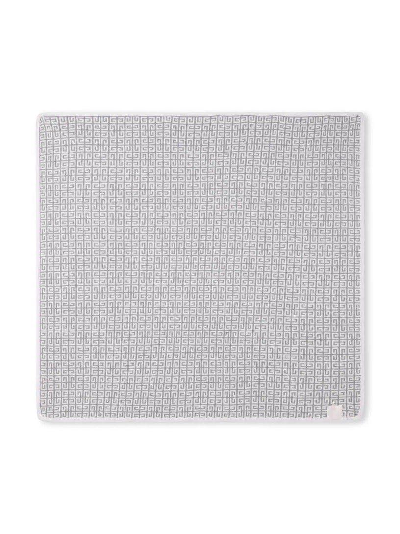 4G motif square blanket