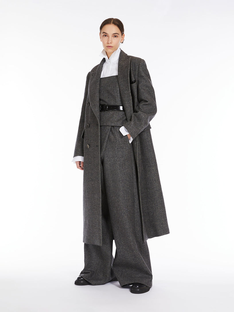 MASCULINE WOOL COAT