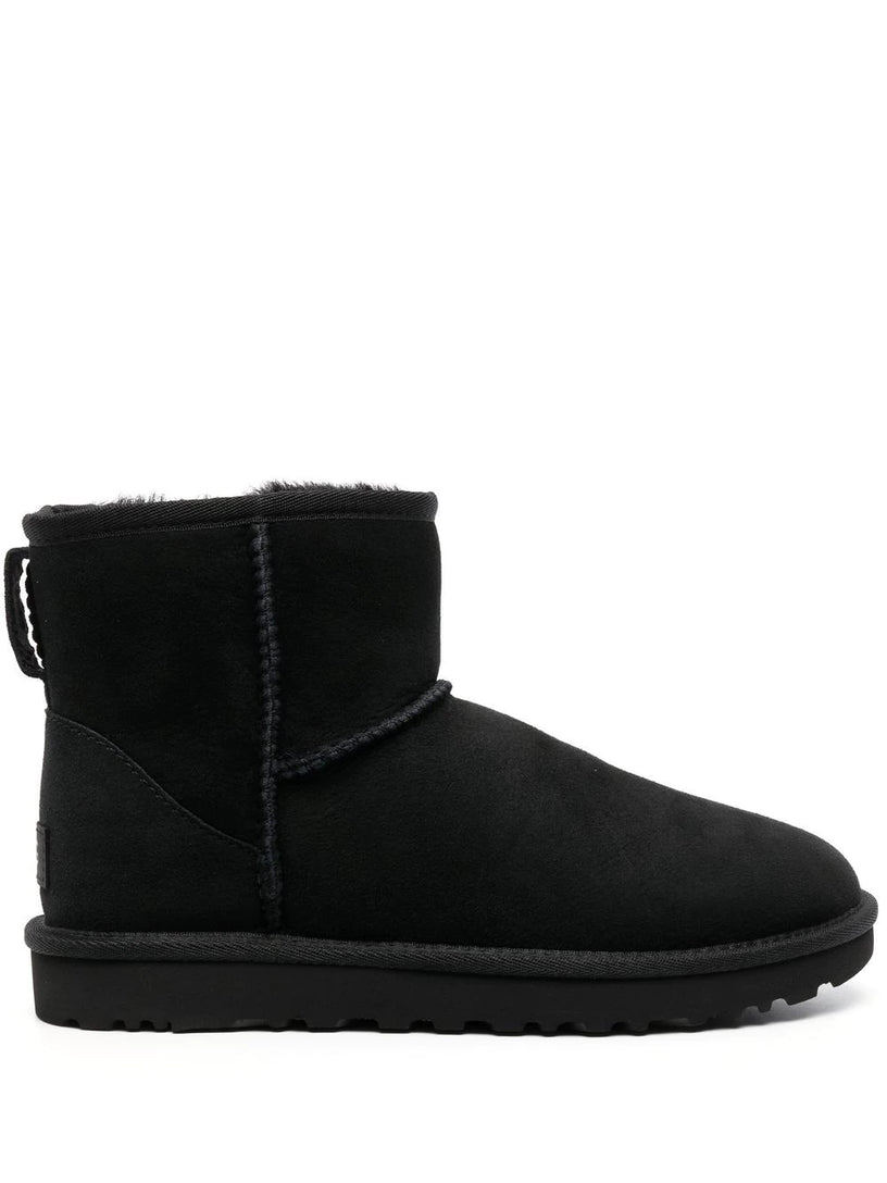 UGG Classic mini boot