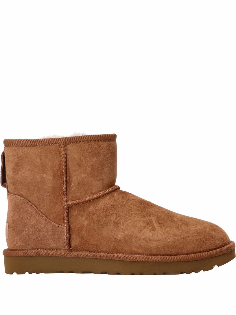 UGG Classic mini boot