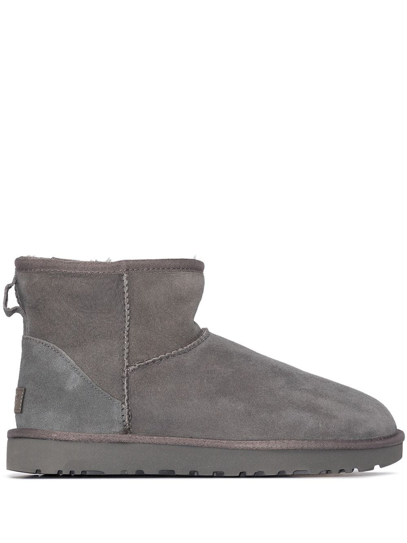 UGG Classic mini boot