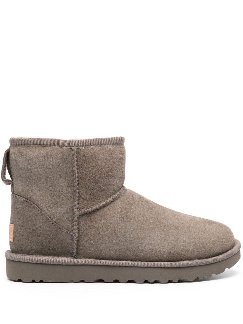 UGG Classic mini boot