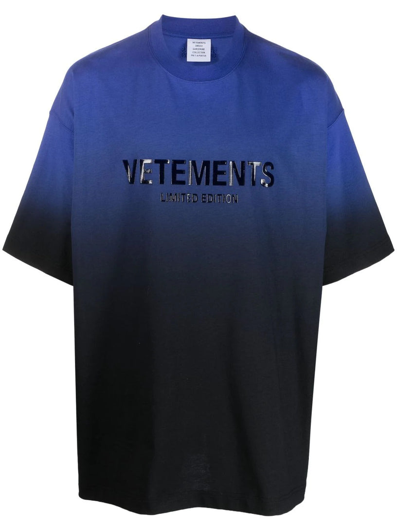 VETEMENTS Gradient logo limited edition t-shirt