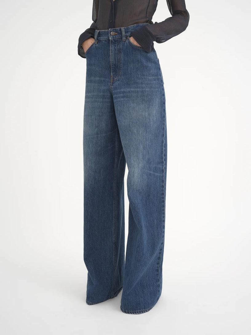 Wide-leg jeans