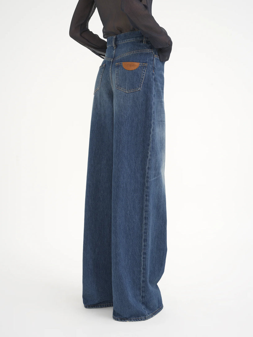 Wide-leg jeans