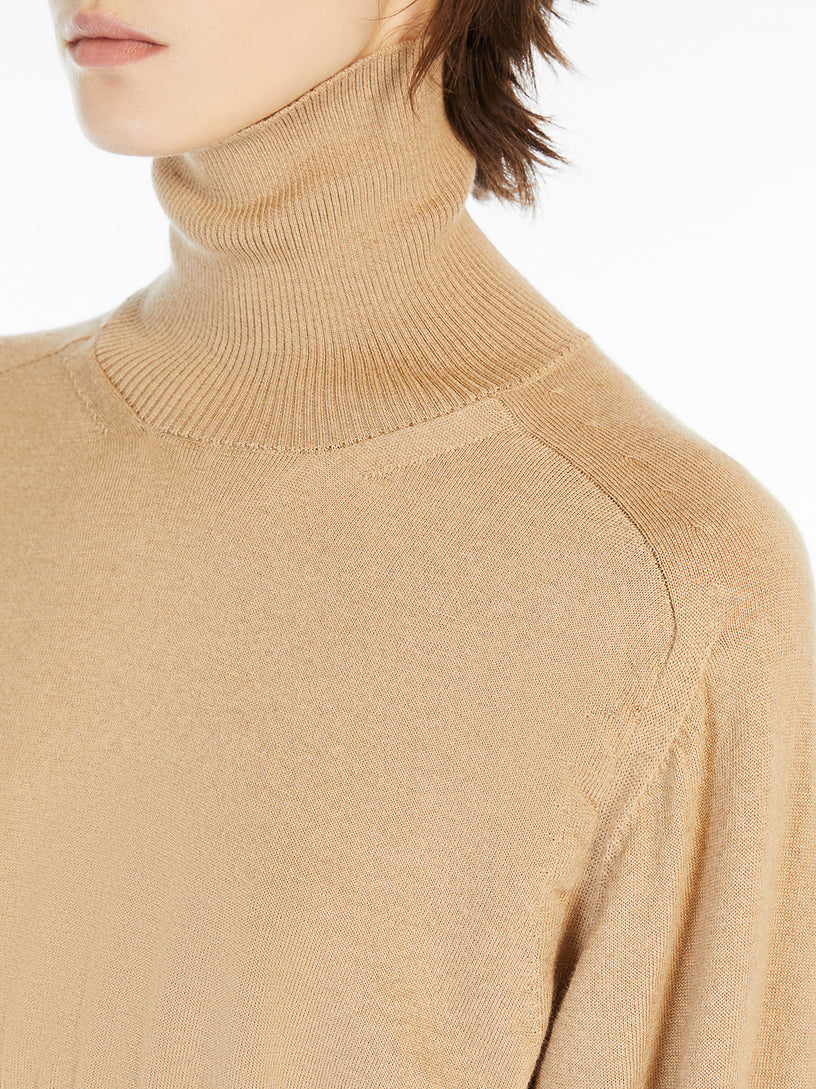 Howling cropped turtleneck sweater