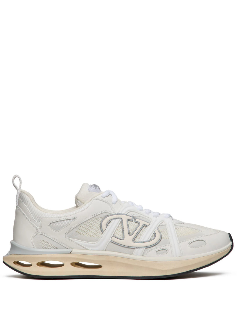 Valentino Garavani Low top vlogo easyjog sneaker in calfskin and fabric