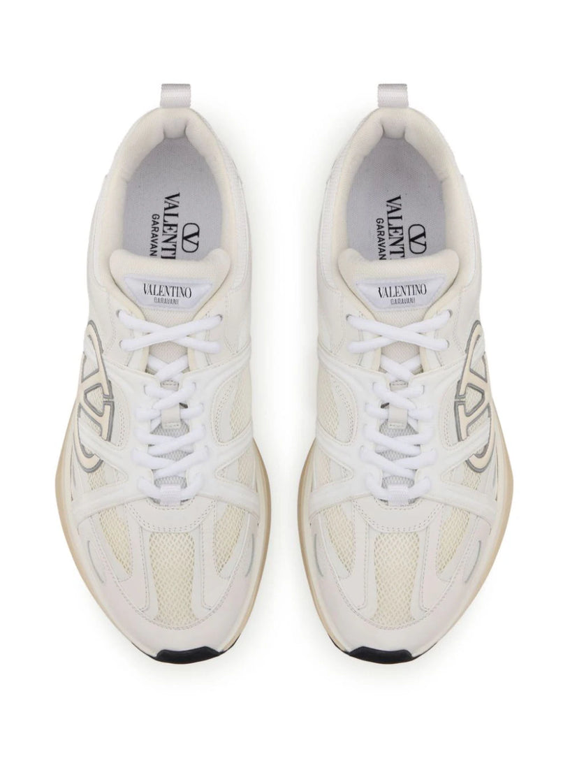 Low Top Vlogo Easyjog sneaker in calfskin and fabric