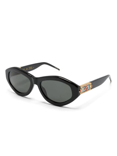Sunglasses with gold-plated monogram plate