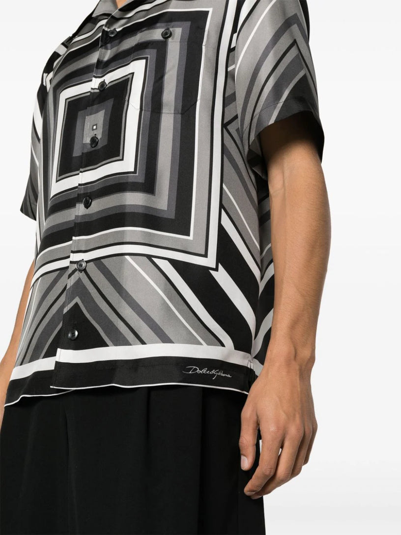 Shirt with geometric print