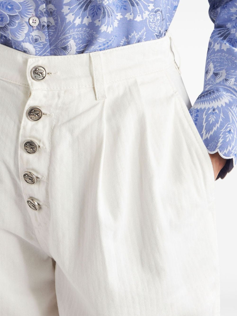 Bermuda shorts with buttons