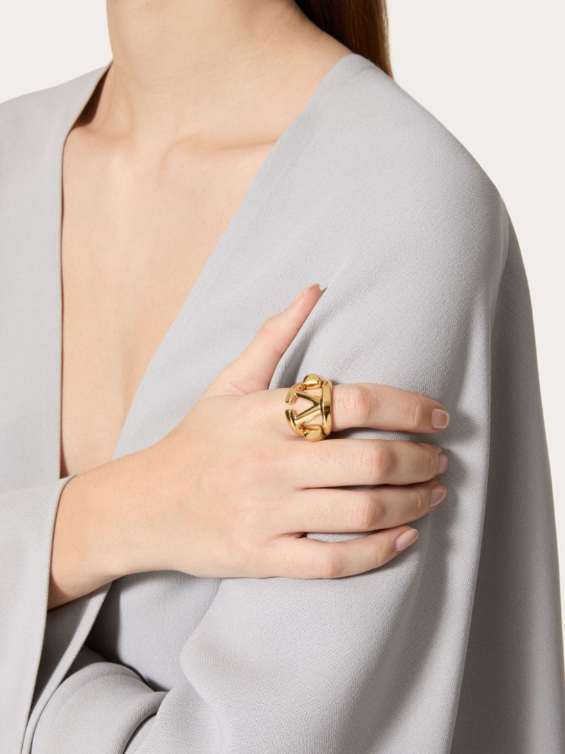 VLogo Signature ring