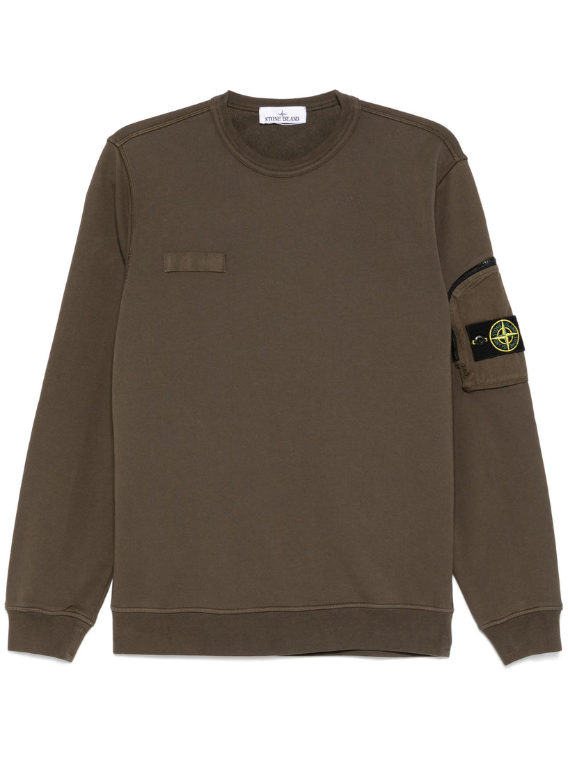 Sweatshirt with badge application