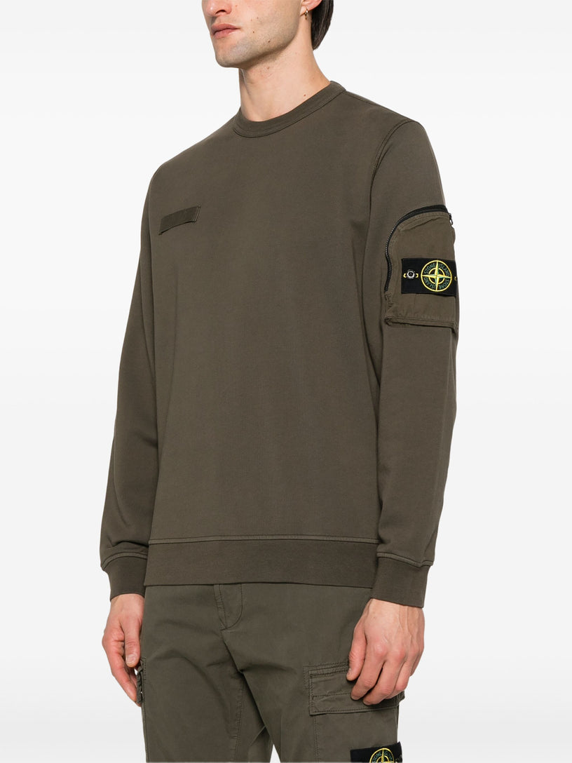 Sweatshirt with badge application