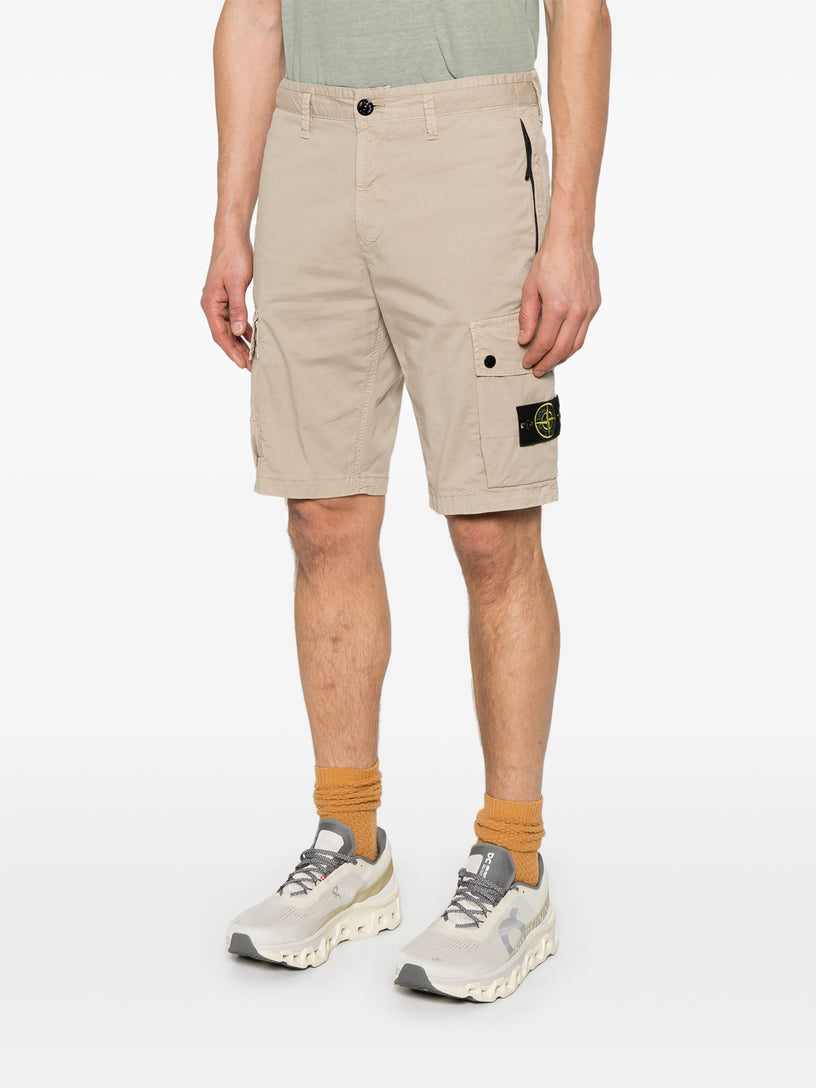 Bermuda shorts with badge