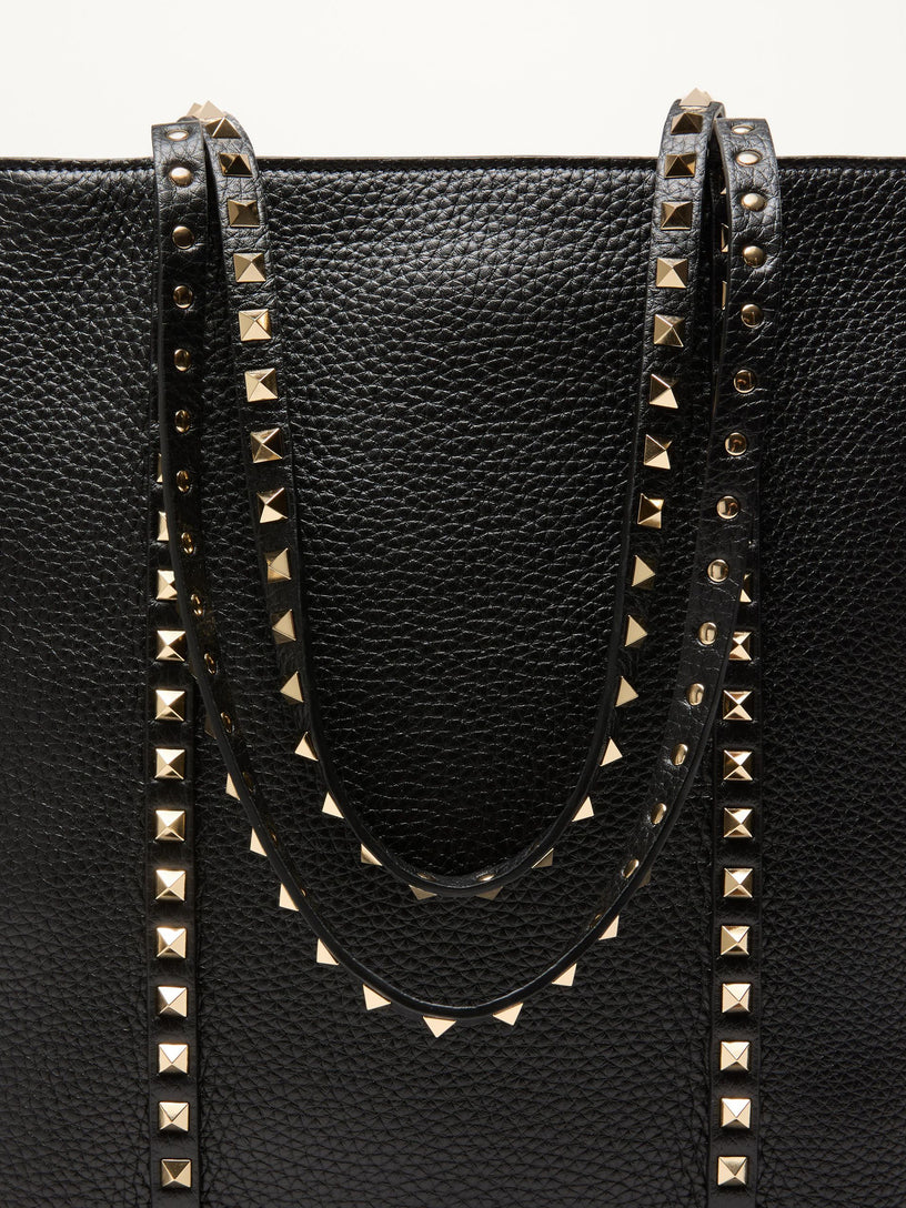 Rockstud shopping bag in grained calfskin