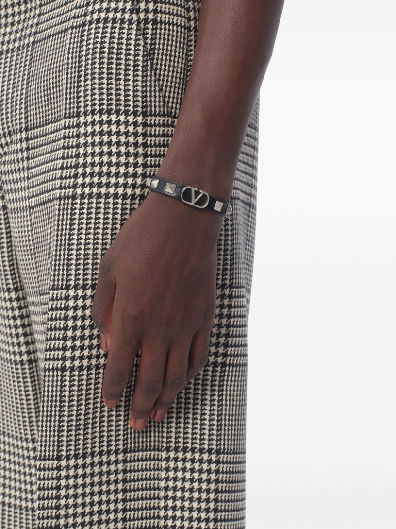 Vlogo signature bracelet in grained calfskin