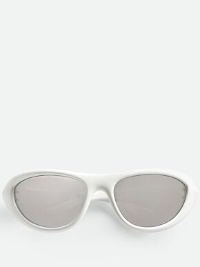 Curve sporty sunglasses